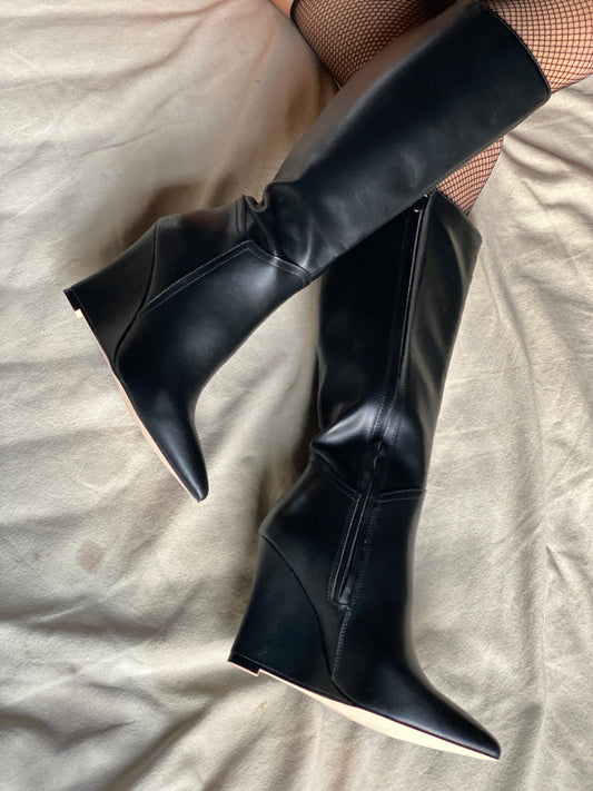 ELLA BLACK MATTE